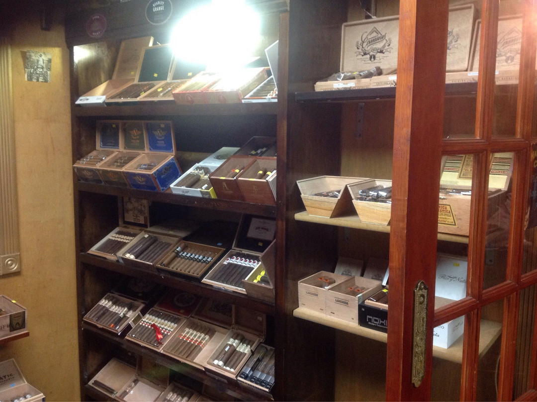 Havana Dreams Cigar Lounge-Rego Park必去景点