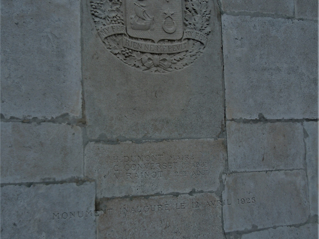 Monument aux Morts景点图片