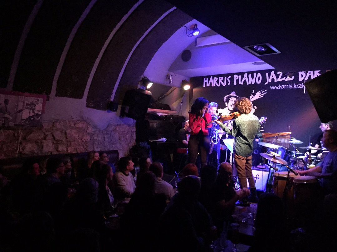 Harris Piano Jazz Bar景点图片