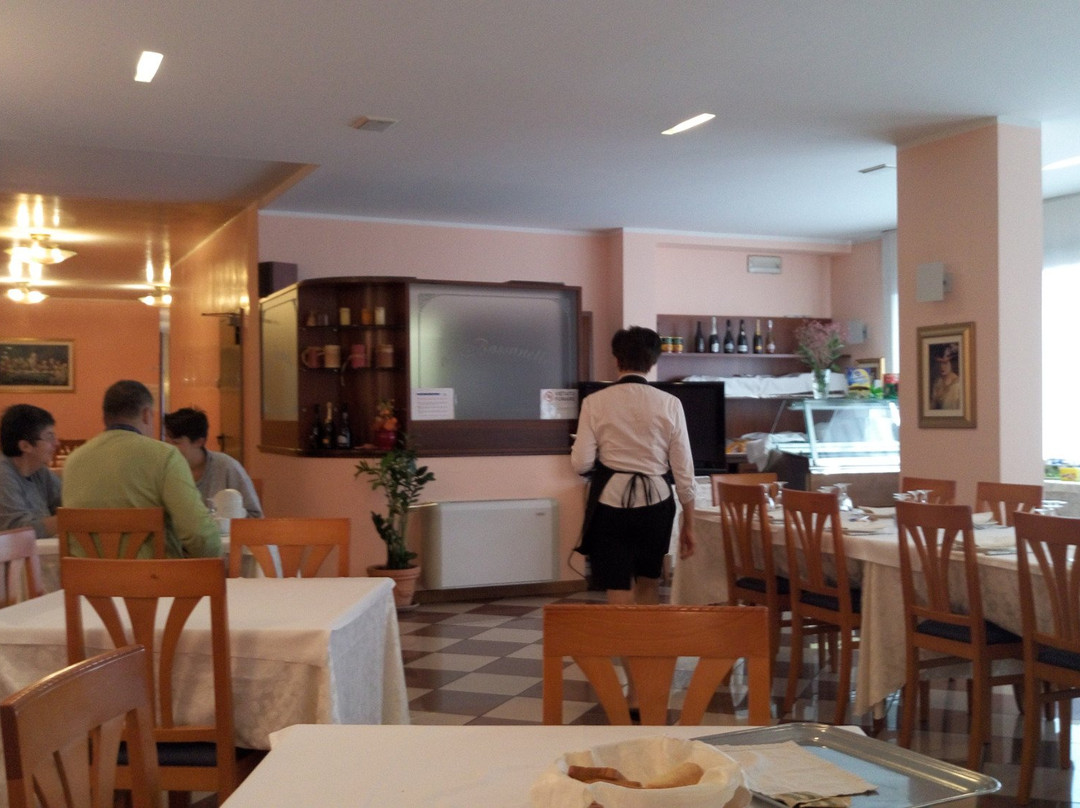 艾巴沙内洛餐厅酒店主图