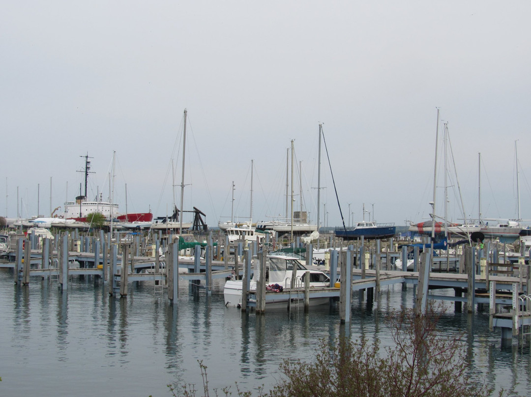Mackinaw City Marina景点图片