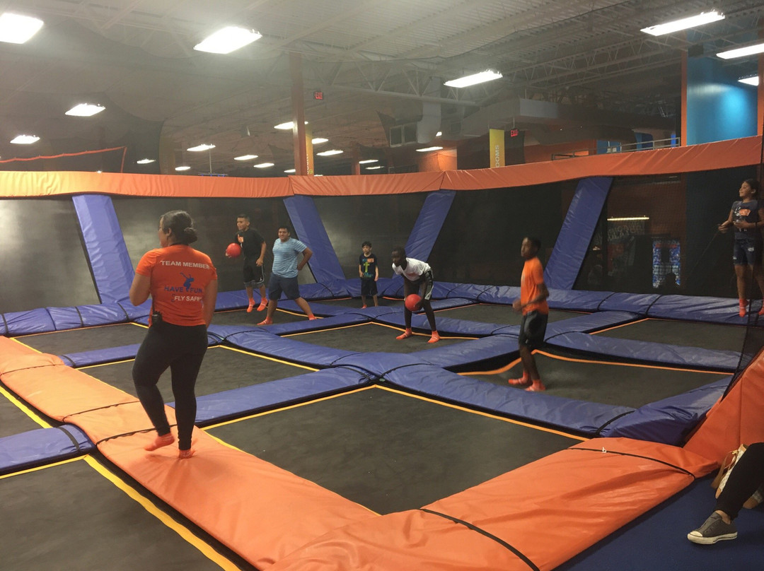 Sky Zone-Cutler Bay必去景点