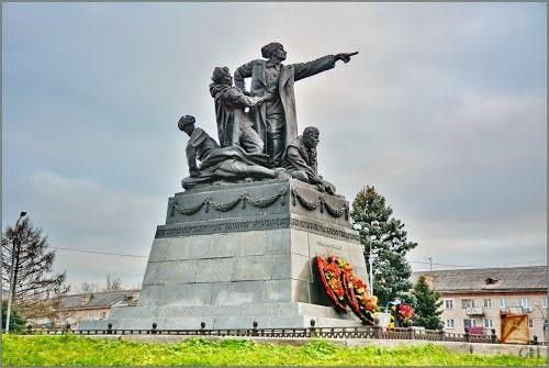 Monument to General Yefremov景点图片