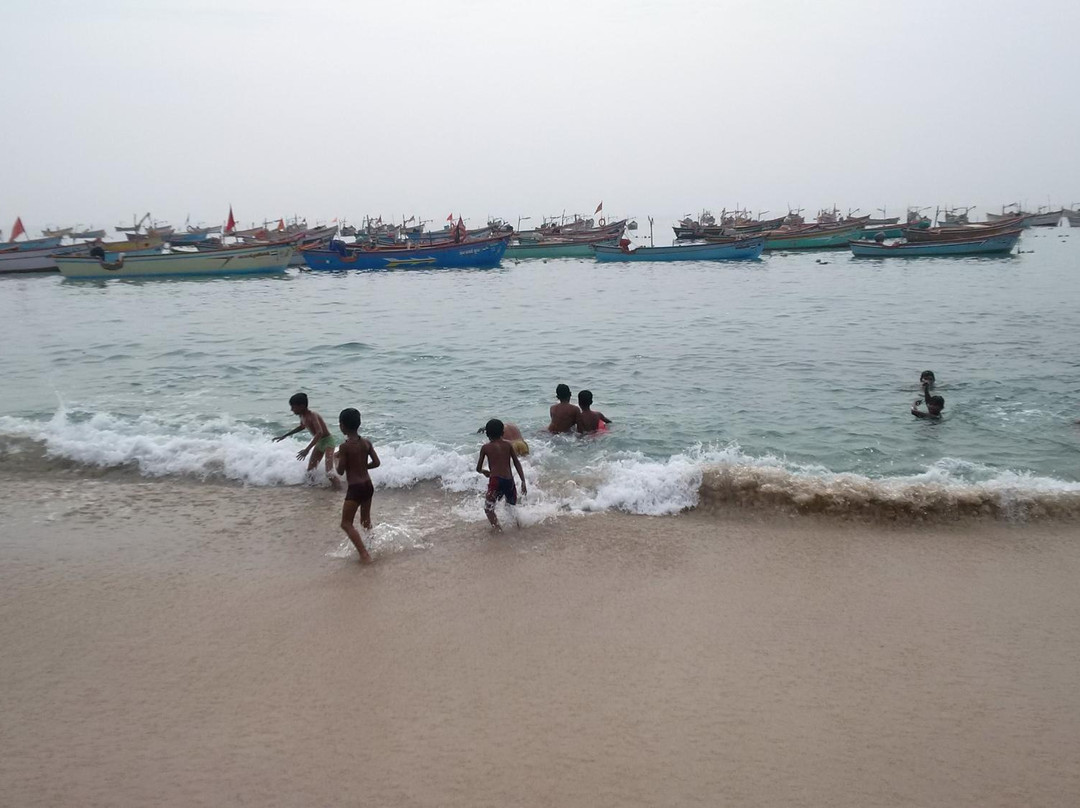 Chorwad Beach景点图片