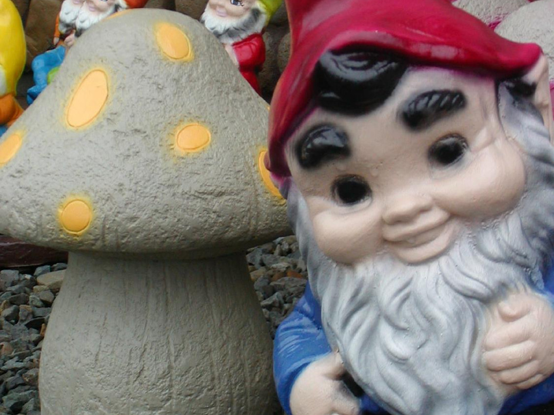 Flamingo Jim's-Rockaway Beach必去景点