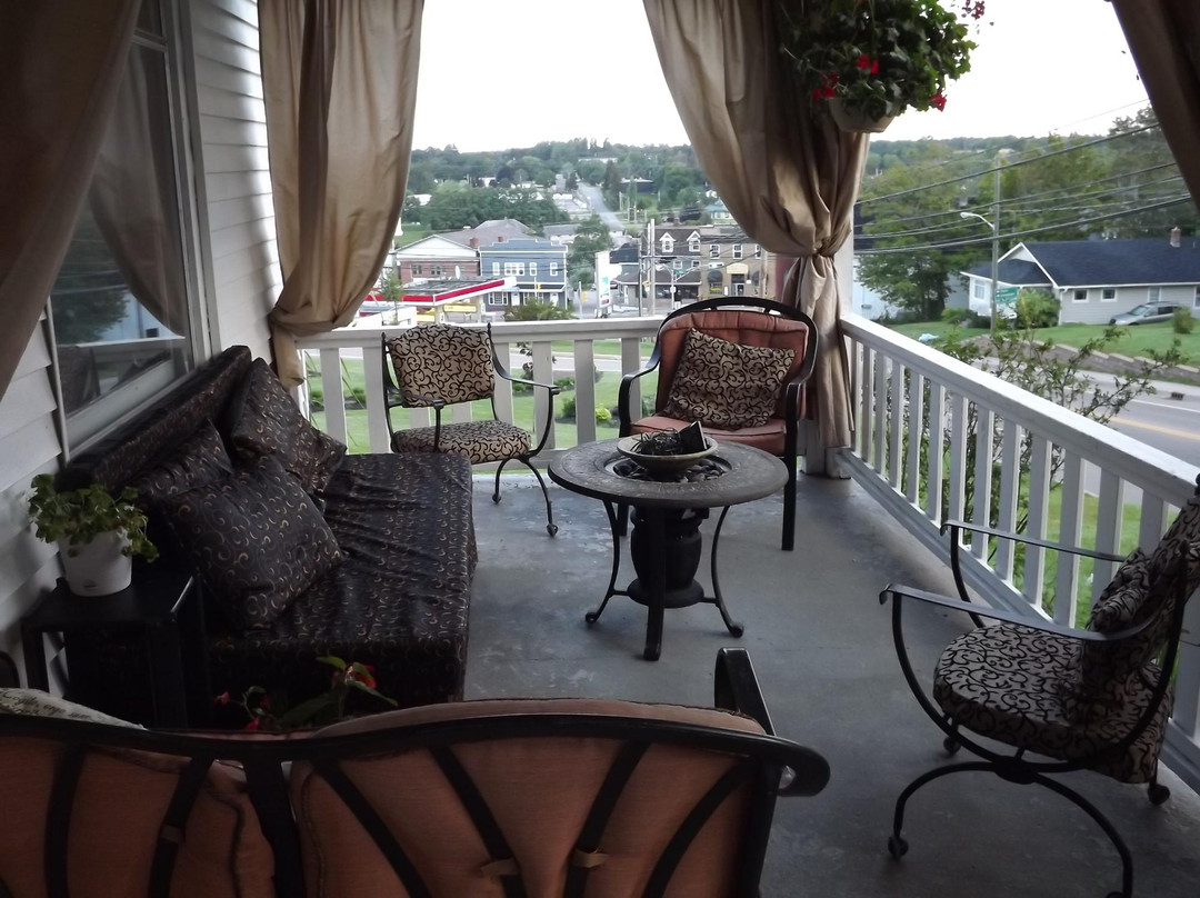 Awakenings Inn主图