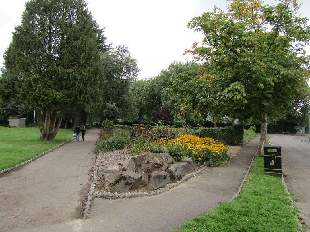 Ynysangharad War Memorial Park-庞特浦里德必去景点
