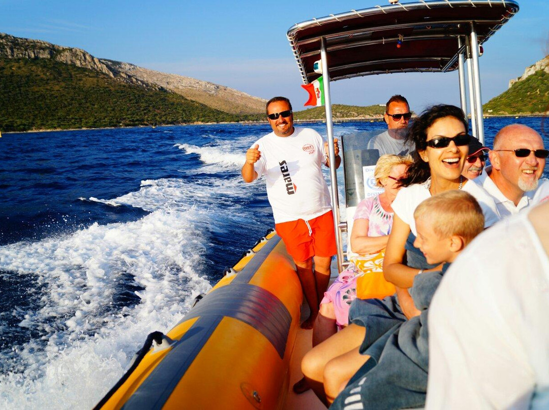 DST- Diving & Snorkelling Team Sardegna-Golfo Aranci必去景点