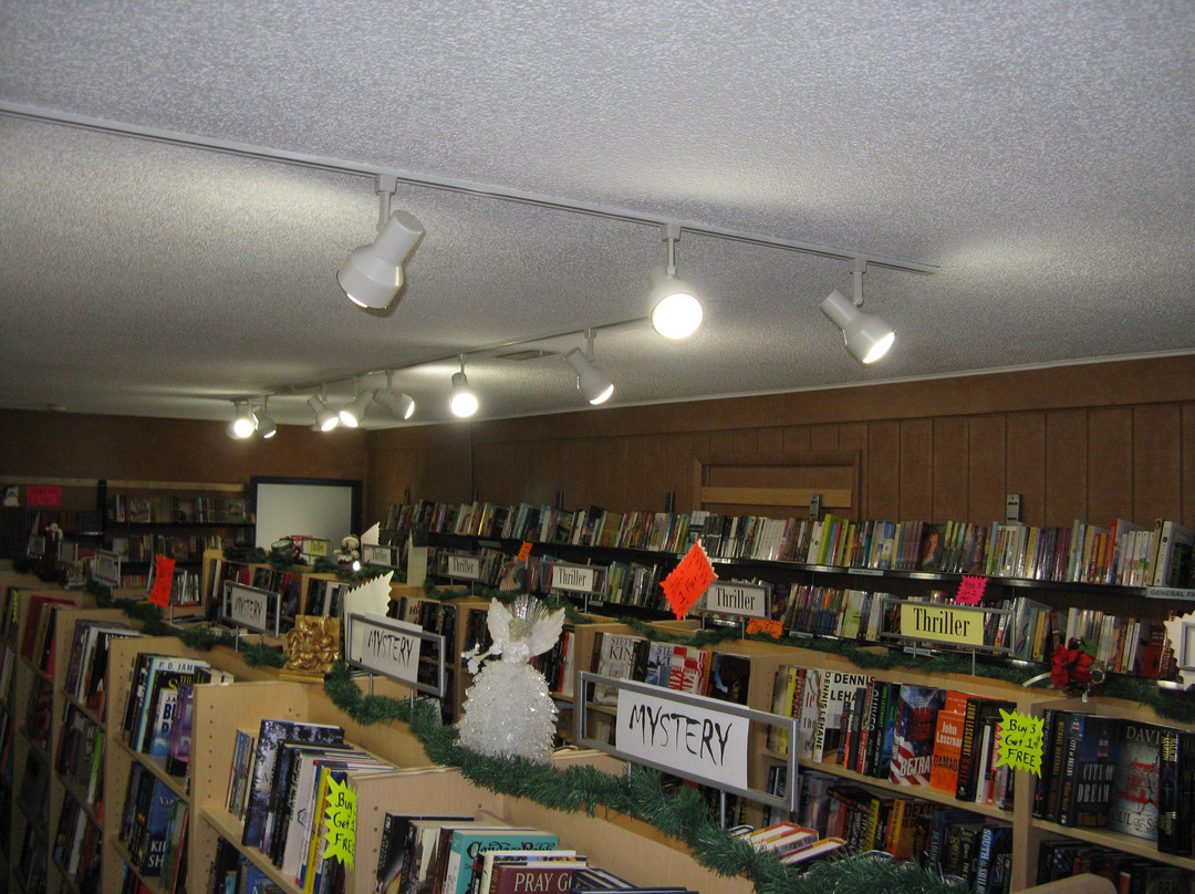 J & M's Used Bookstore-帕克斯堡必去景点