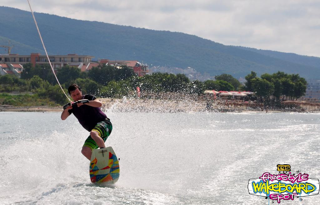 Freestyle Wakeboard Spot景点图片
