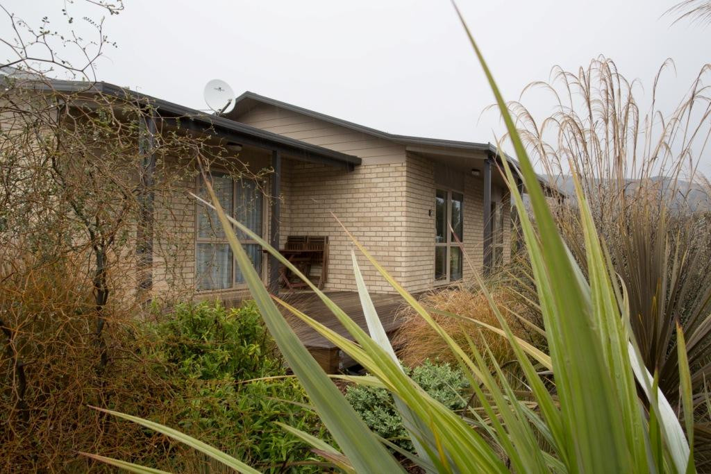 Motu-Au Close Cottages