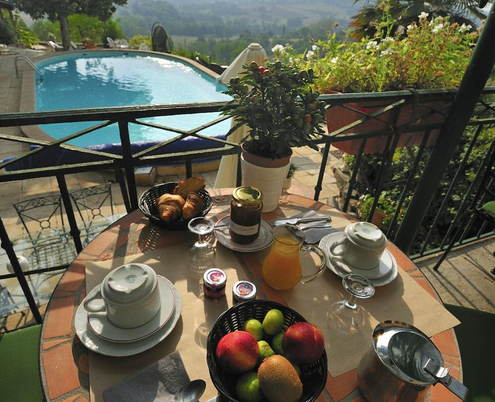 Hotel Le Saint Robert主图