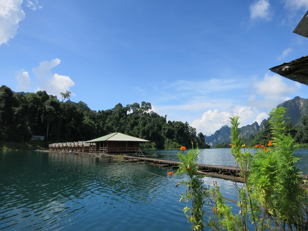 Limestone Lake Rainforest Day Tours-素叻他尼必去景点