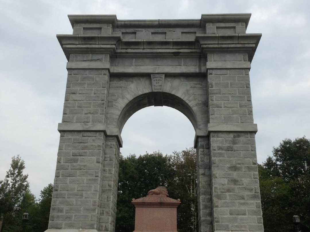 Memorial Arch of Tilton景点图片