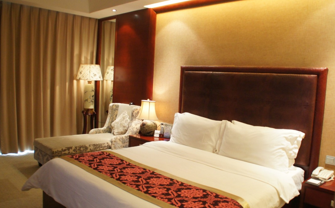 紫龙湾温泉国际大酒店主图