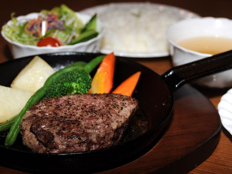 占冠村餐馆和美食-North Plain Farm Milk Kitchen Frying Pan