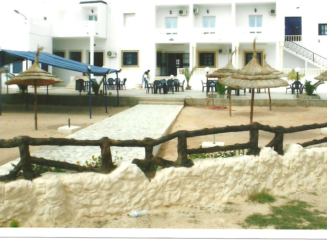 EL KAHENA: Residence et camping