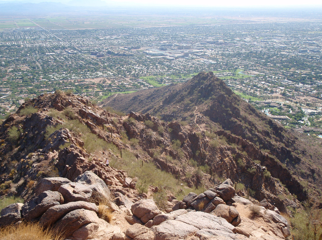驼背山-凤凰城必去景点