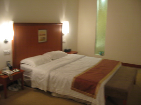 高明富湾湖酒店主图