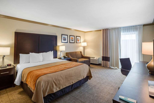 卡斯特罗谷舒适酒店主图