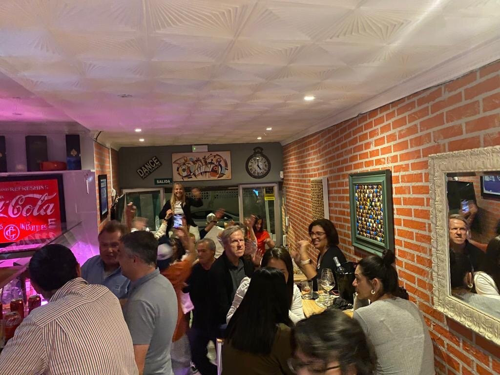 La Guapa Spritz Wine Bar