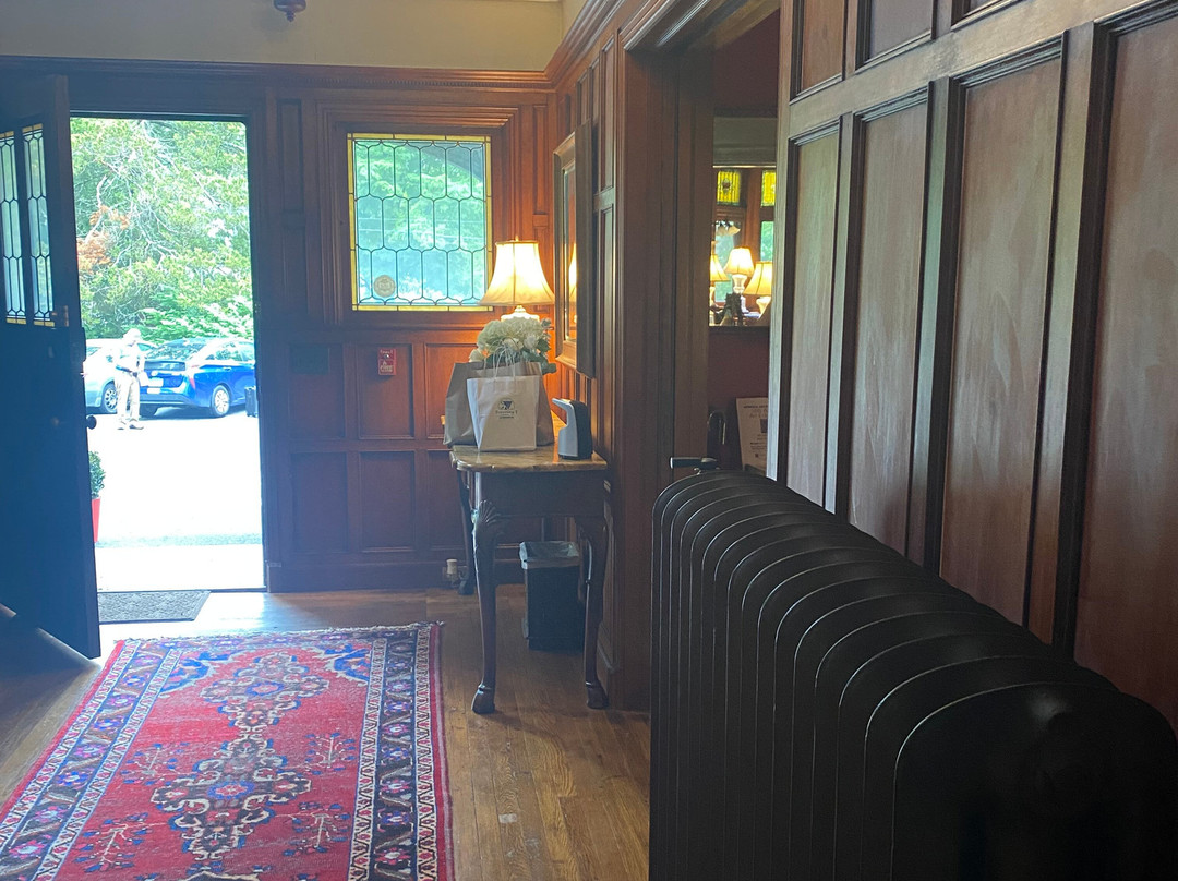 Manor House Inn主图