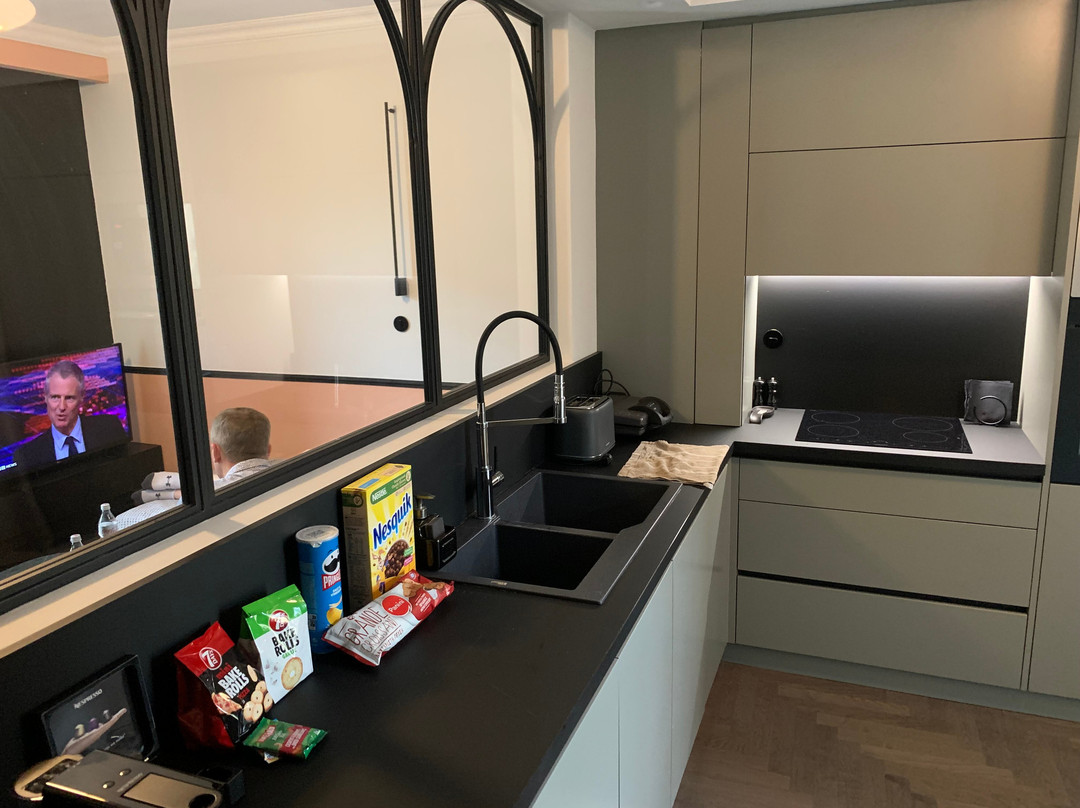 72 AD Suites Thessaloniki主图