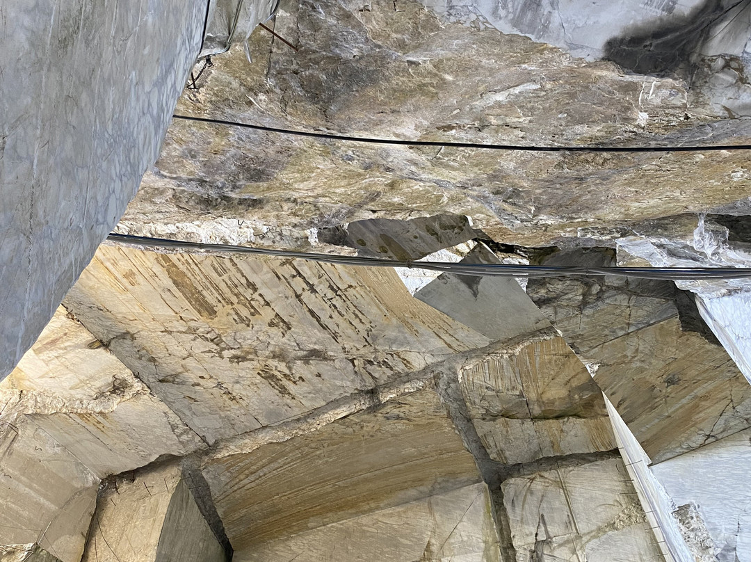 Cave Di Marmo Di Levigliani景点图片