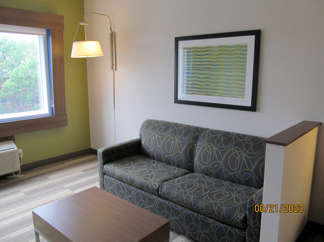 Holiday Inn Express & Suites Brandon by IHG主图