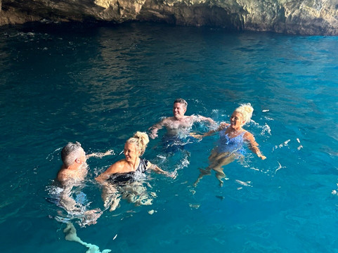 Crapolla charter di APREA PIETRO-波西塔诺必去景点