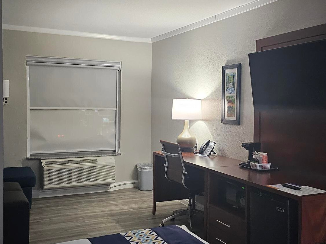 Comfort Suites, St.Louis - Sunset Hills主图