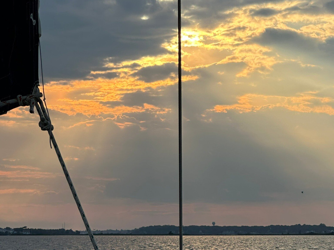 Seaside Sailing景点图片