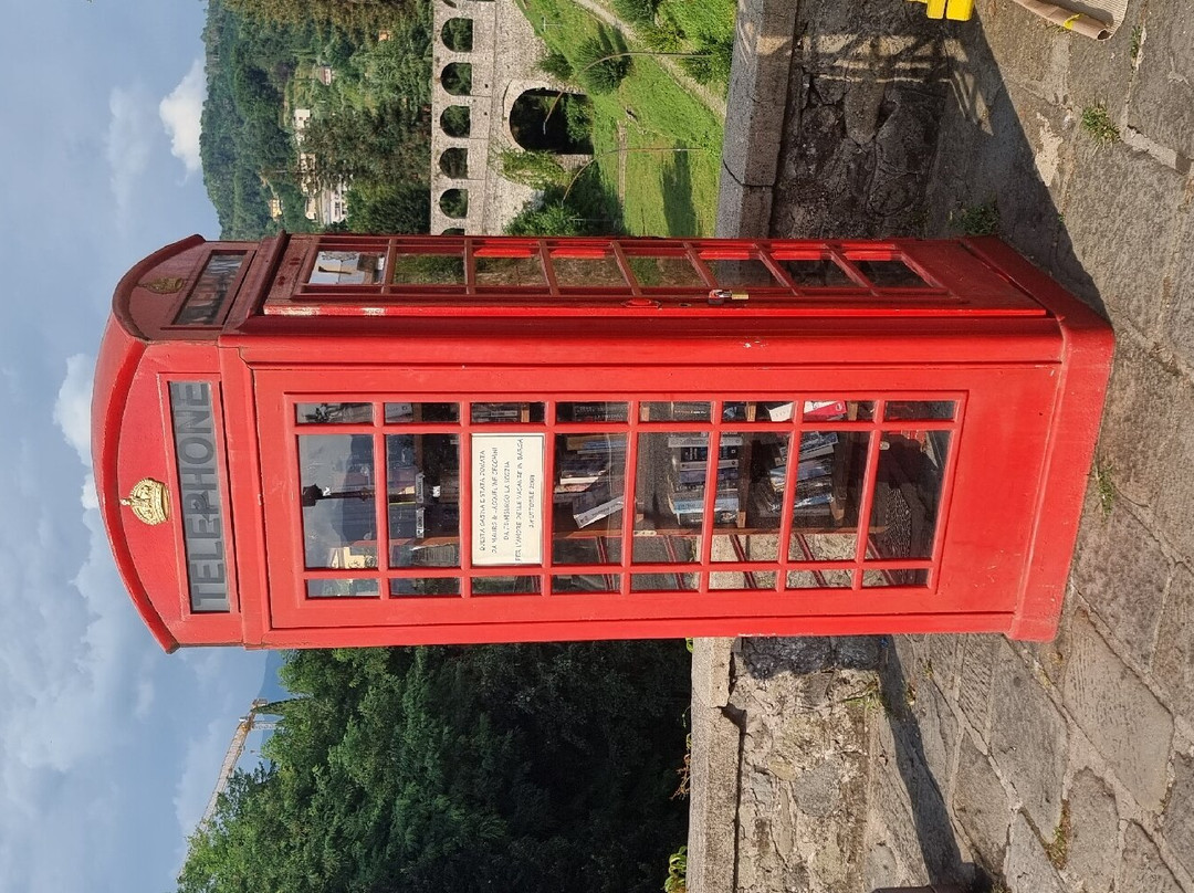 The Red Telephone Box Library-Barga必去景点