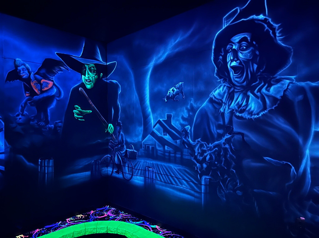 Putz n Glo Black Light Mini Golf-拉皮德城必去景点