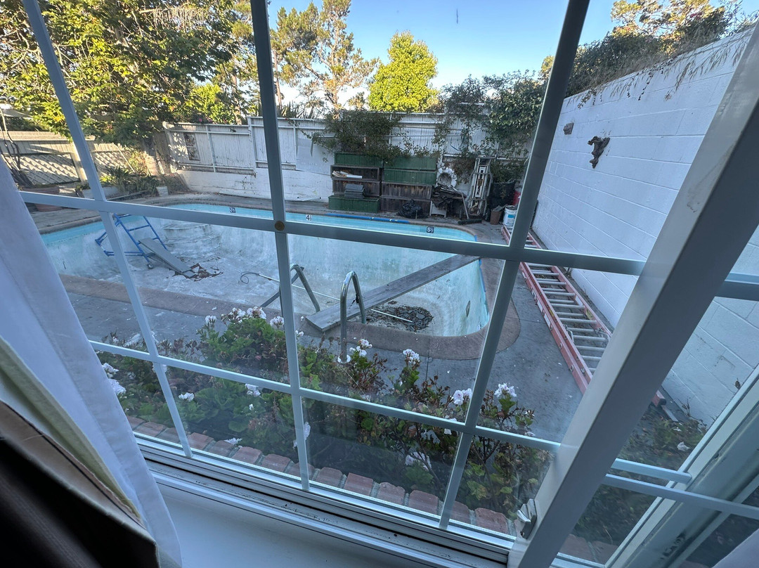 卡梅尔旅馆及套房