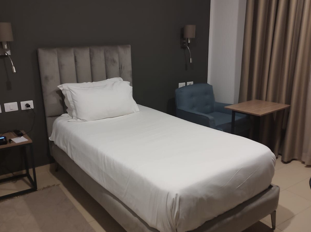 Maia Hotel Suites主图