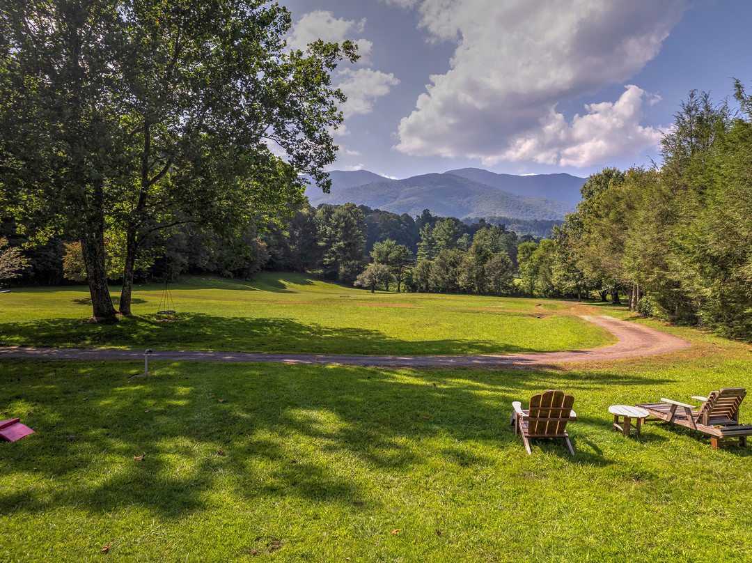 The Lodge At Mount Mitchell主图