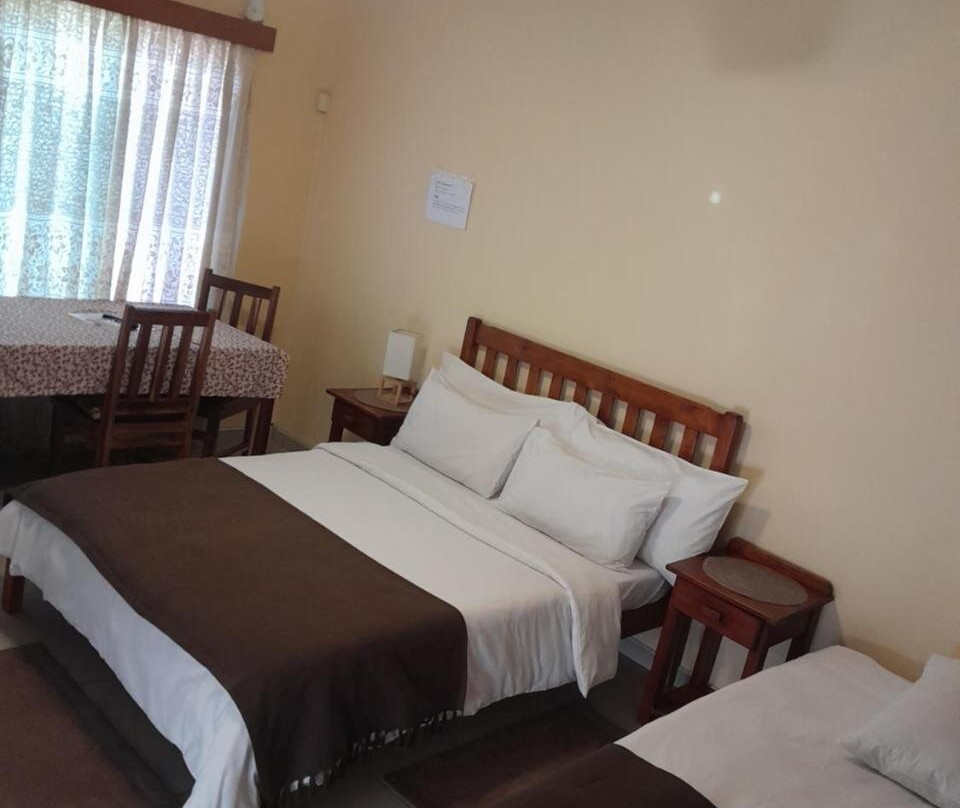 Eve's Accommodation主图