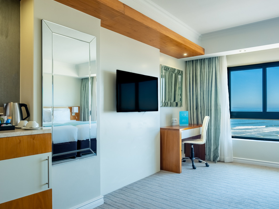 Blaauwberg Beach Hotel主图