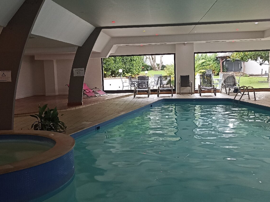 蒂雷尔格林家园酒店主图