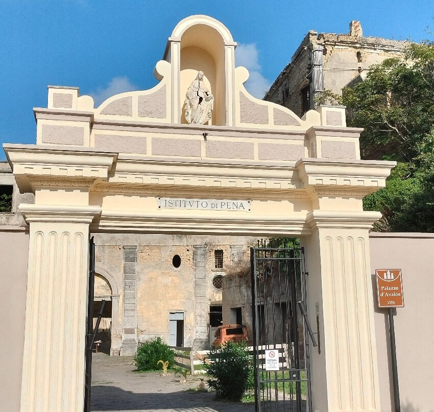 Palazzo D'Avalos景点图片
