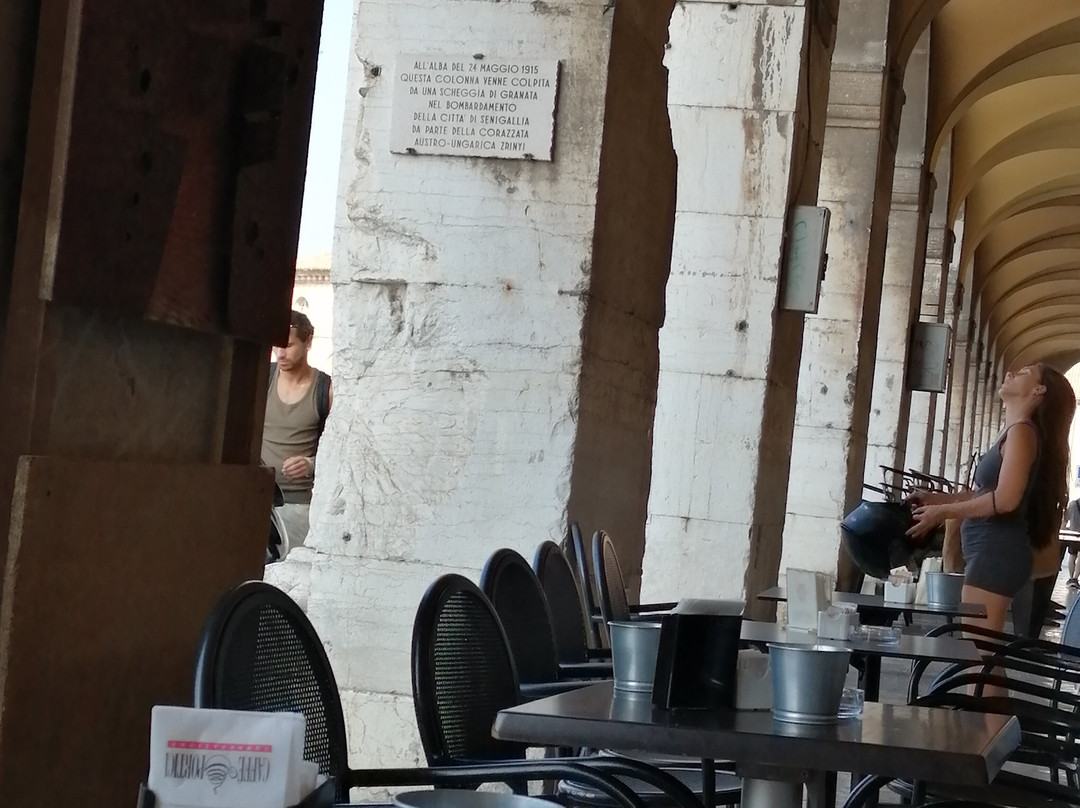 Portici Ercolani-塞尼加利亚必去景点