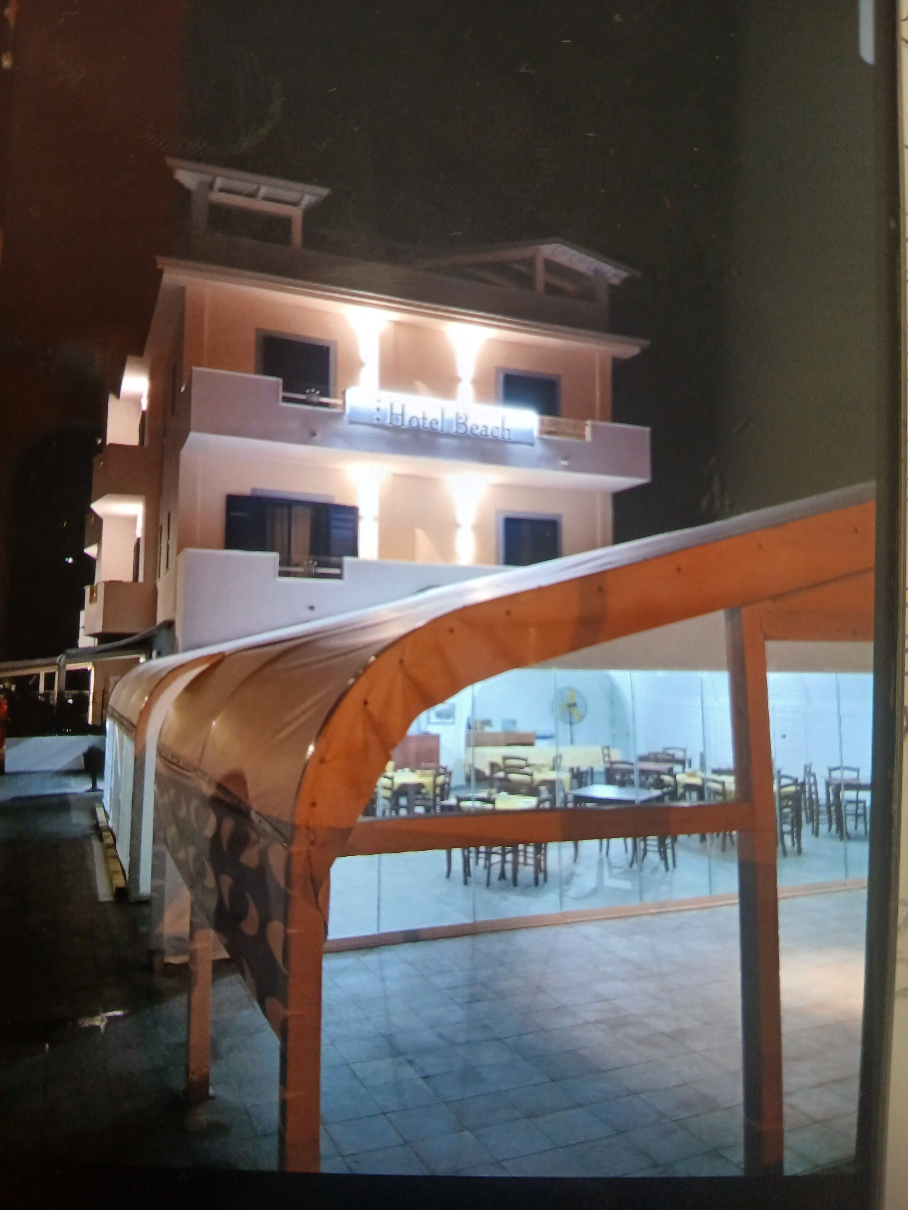 Beach Hotel-官方