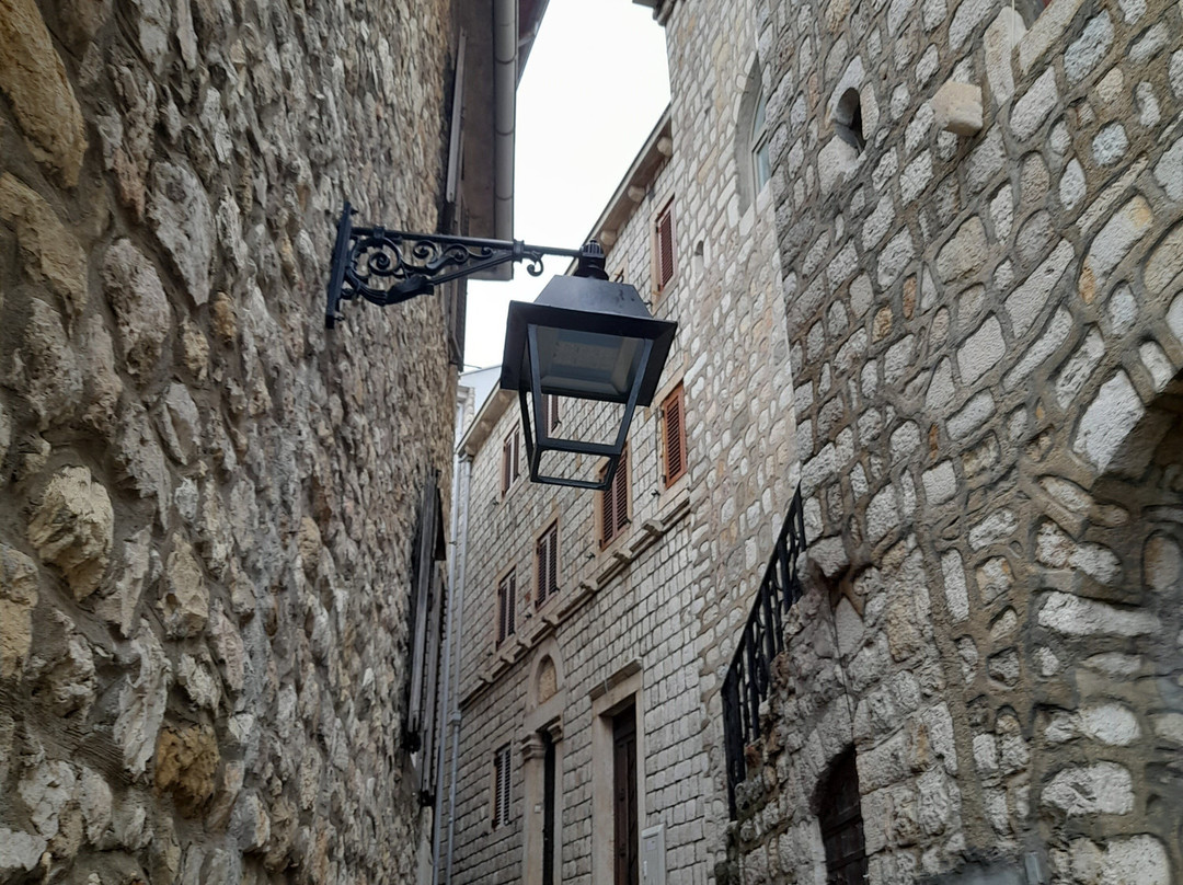 The Old Town-乌尔齐尼必去景点