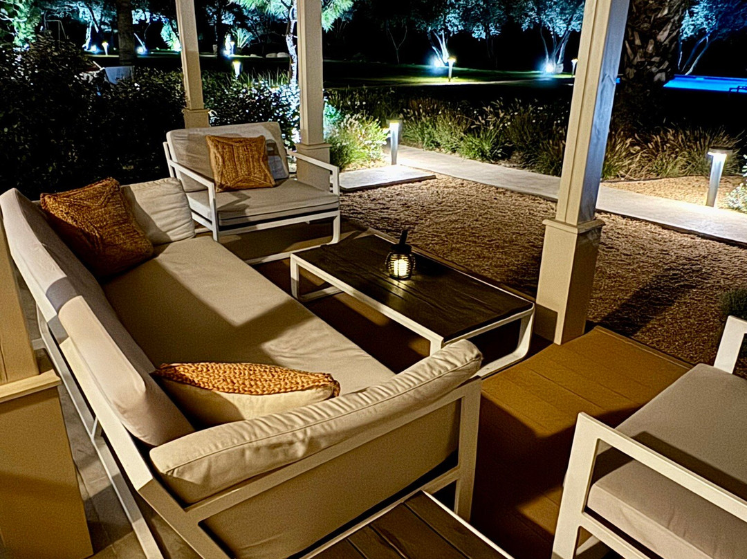 Elya Beach Luxury Suites主图