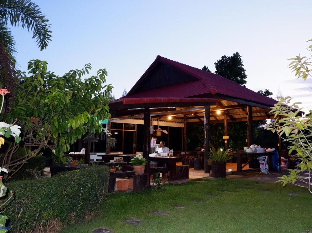 Baan MaiKhiangpho Wang Nam Khiao