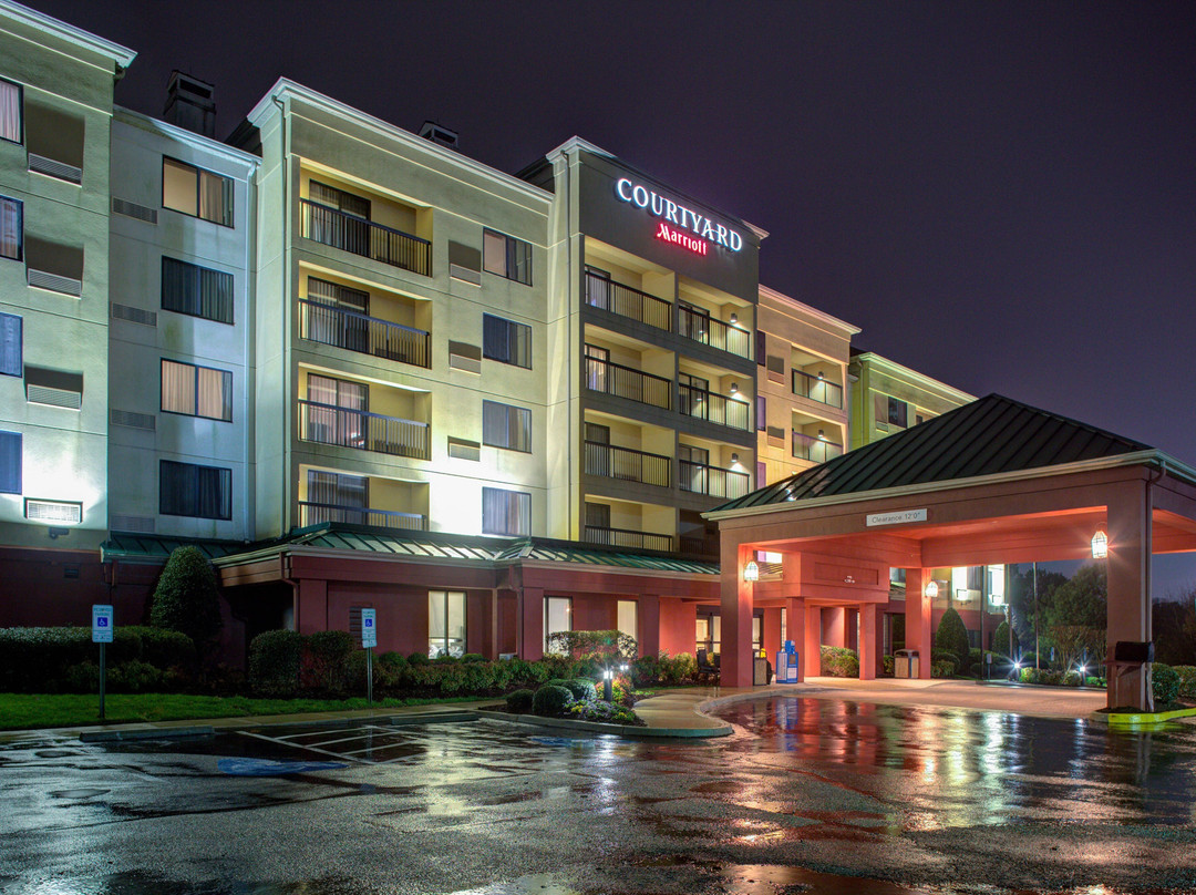 Courtyard by Marriott Richmond Chester主图