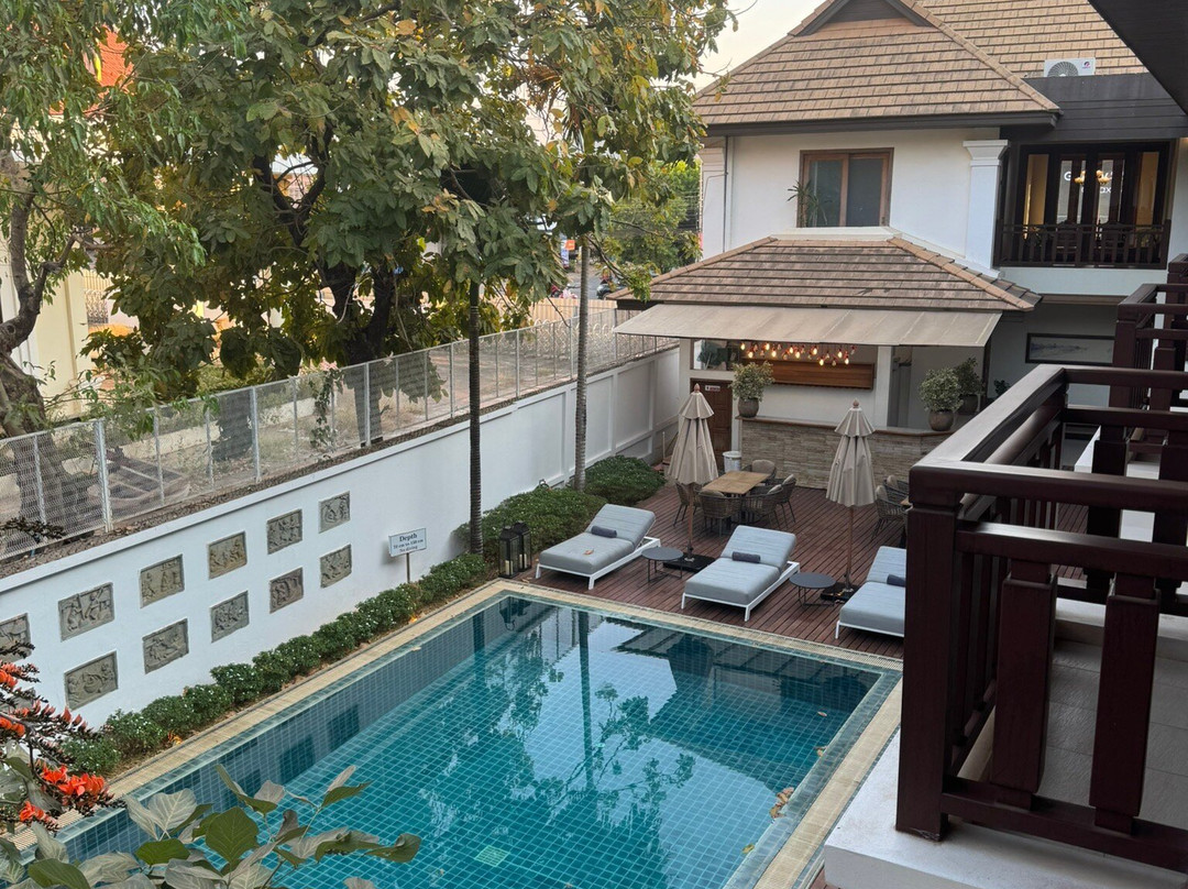 雅典娜饭店主图