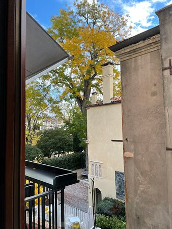DD724迷人酒店主图