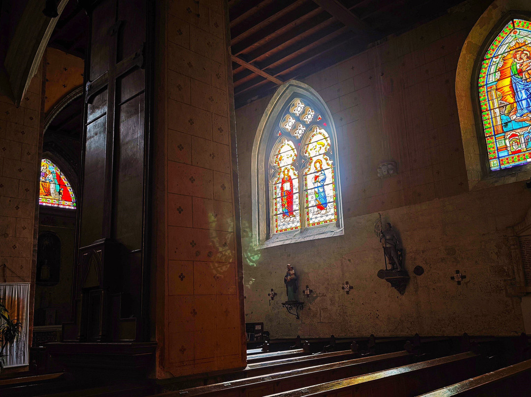 Eglise Saint Pierre-Frontenay-Rohan-Rohan必去景点